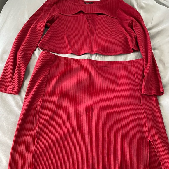 Plus sized 3x 2 piece set from SHEIN, peekaboo crop top w/matching mini skirt - Picture 6 of 6